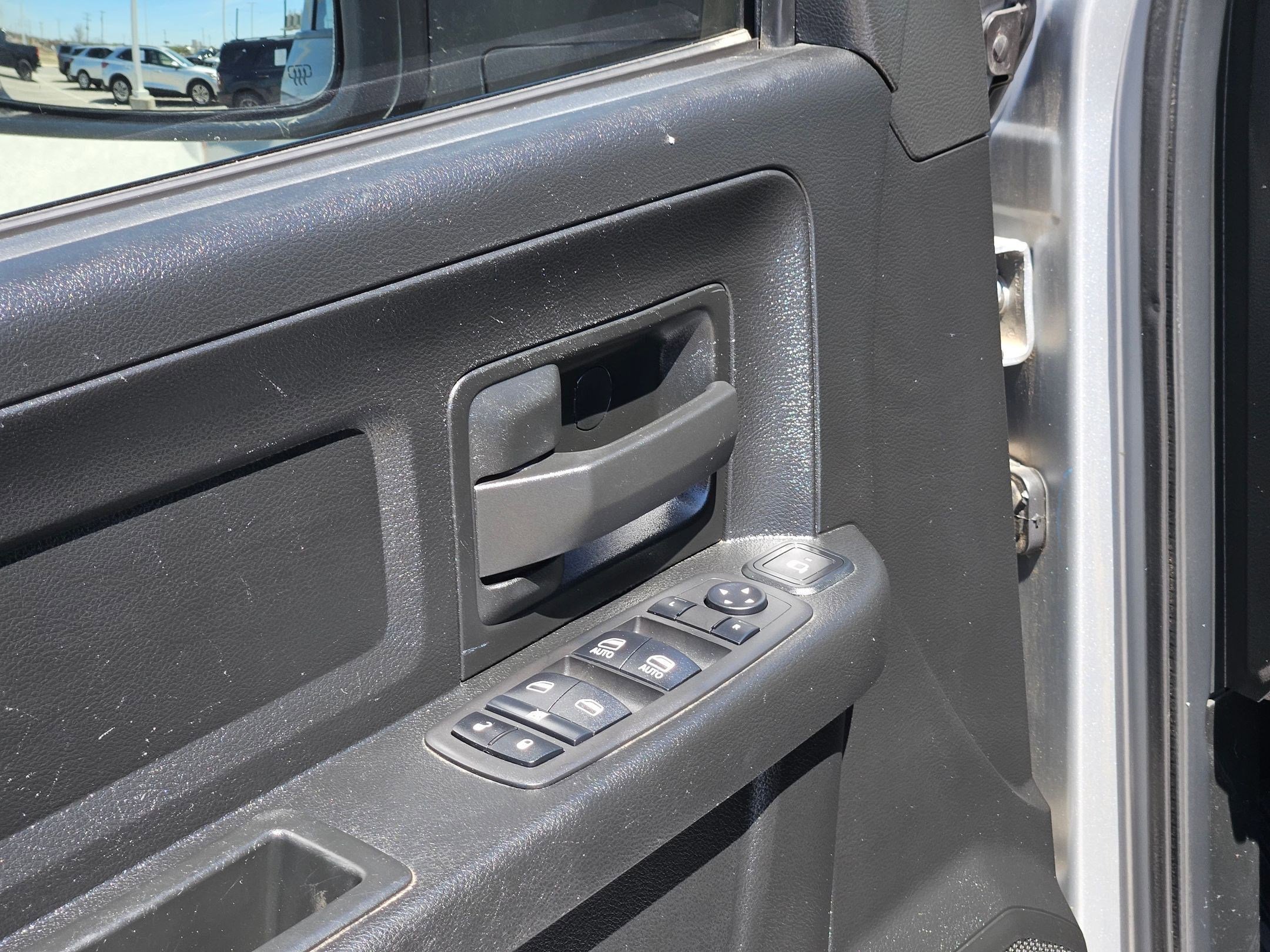 Used 2024 RAM 2500 Tradesman w/ Chrome Appearance Group image 12