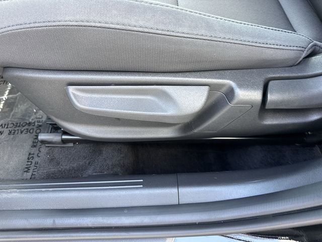 Used 2025 Kia Niro LX image 12