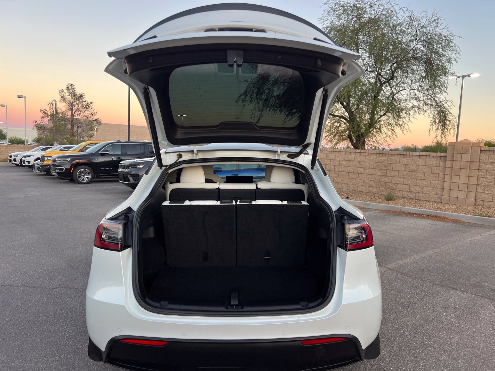 Used 2021 Tesla Model Y Long Range AWD/4WD image 14