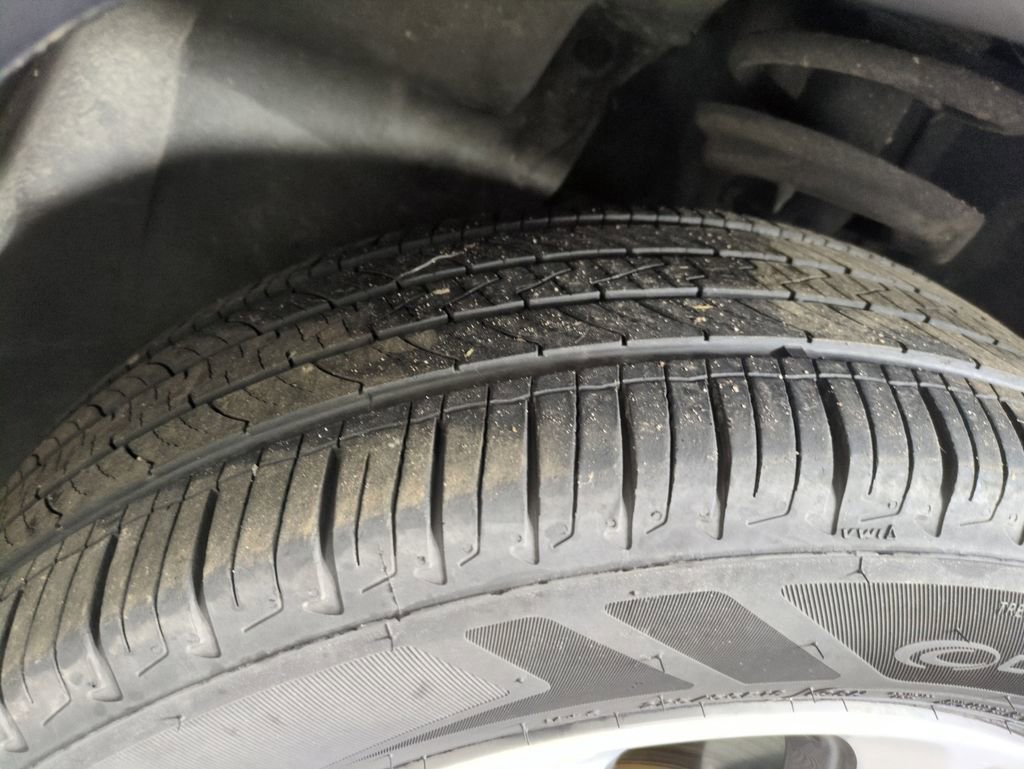 Used 2018 Jeep Compass Limited w/ Navigation Group image 26