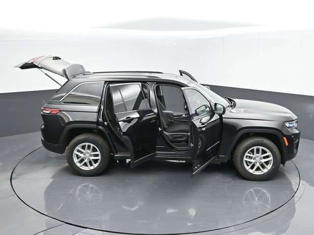 Used 2024 Jeep Grand Cherokee Laredo X image 54