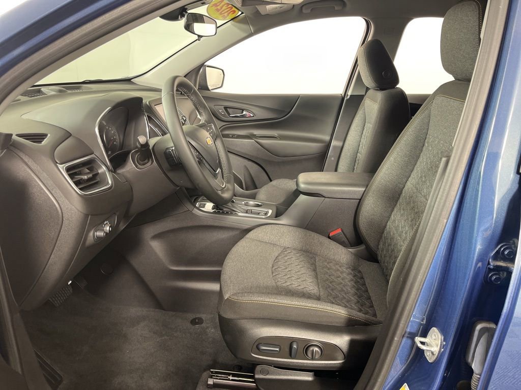 Certified 2024 Chevrolet Equinox LT w/ LPO, Floor Liner Package image 23