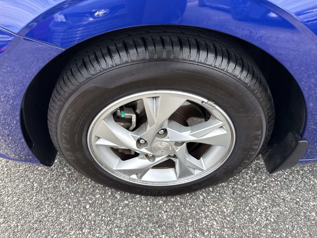 Used 2023 Hyundai Elantra SE image 11