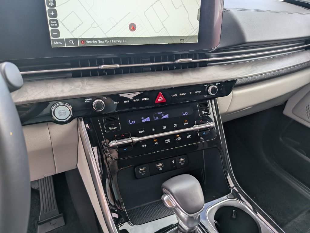 Certified 2024 Kia Carnival SX FWD image 27