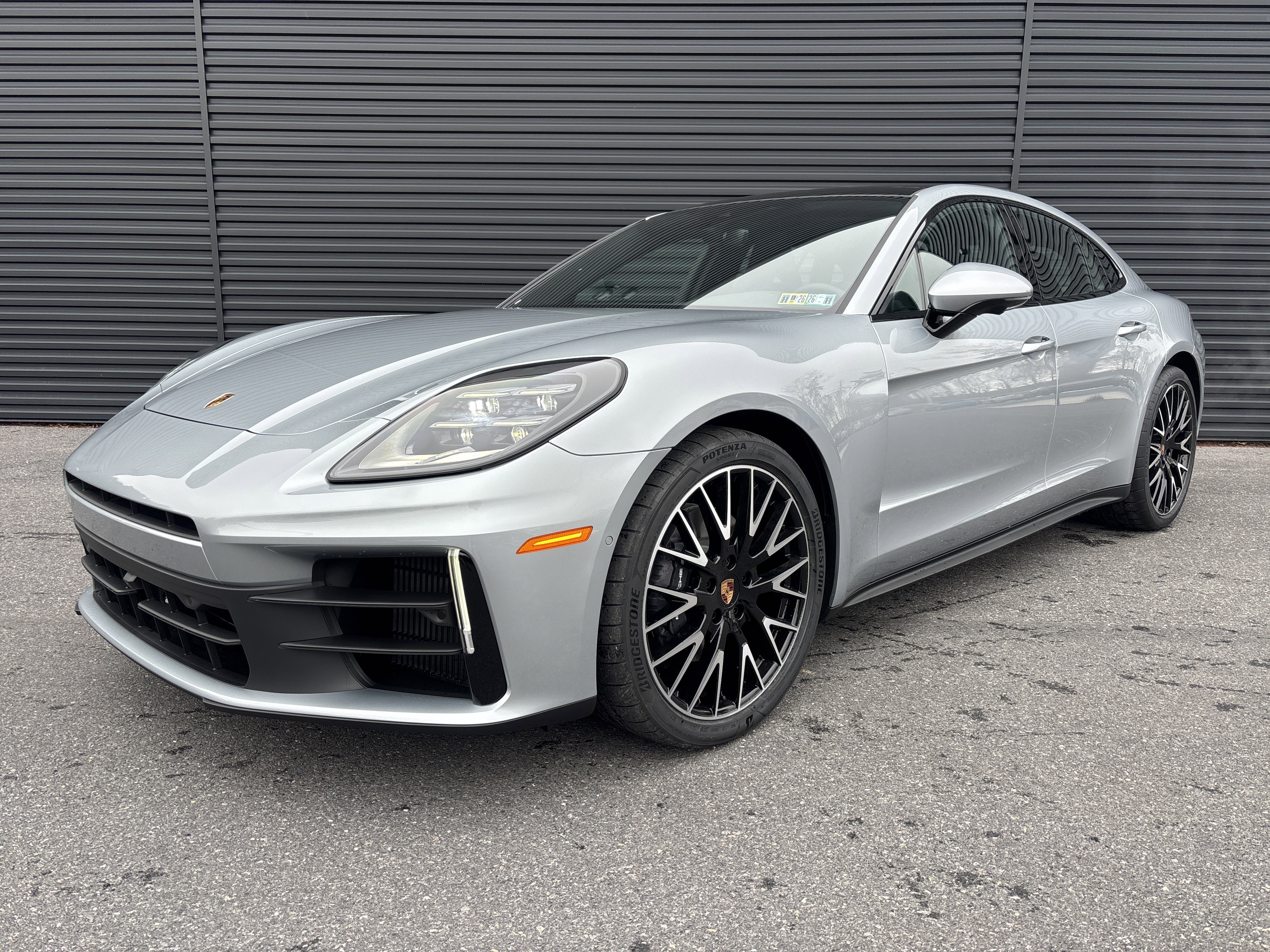 New 2026 Porsche Panamera image 1