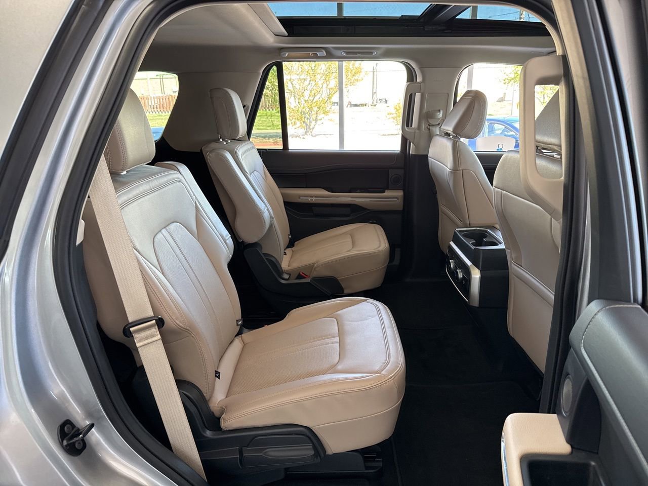 Used 2024 Ford Expedition Limited image 45