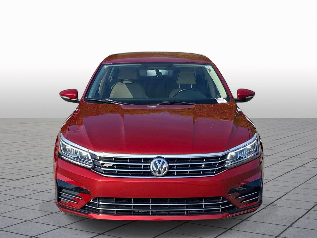 Used 2018 Volkswagen Passat 2.0T R-Line w/ R-Line Lighting Package image 2