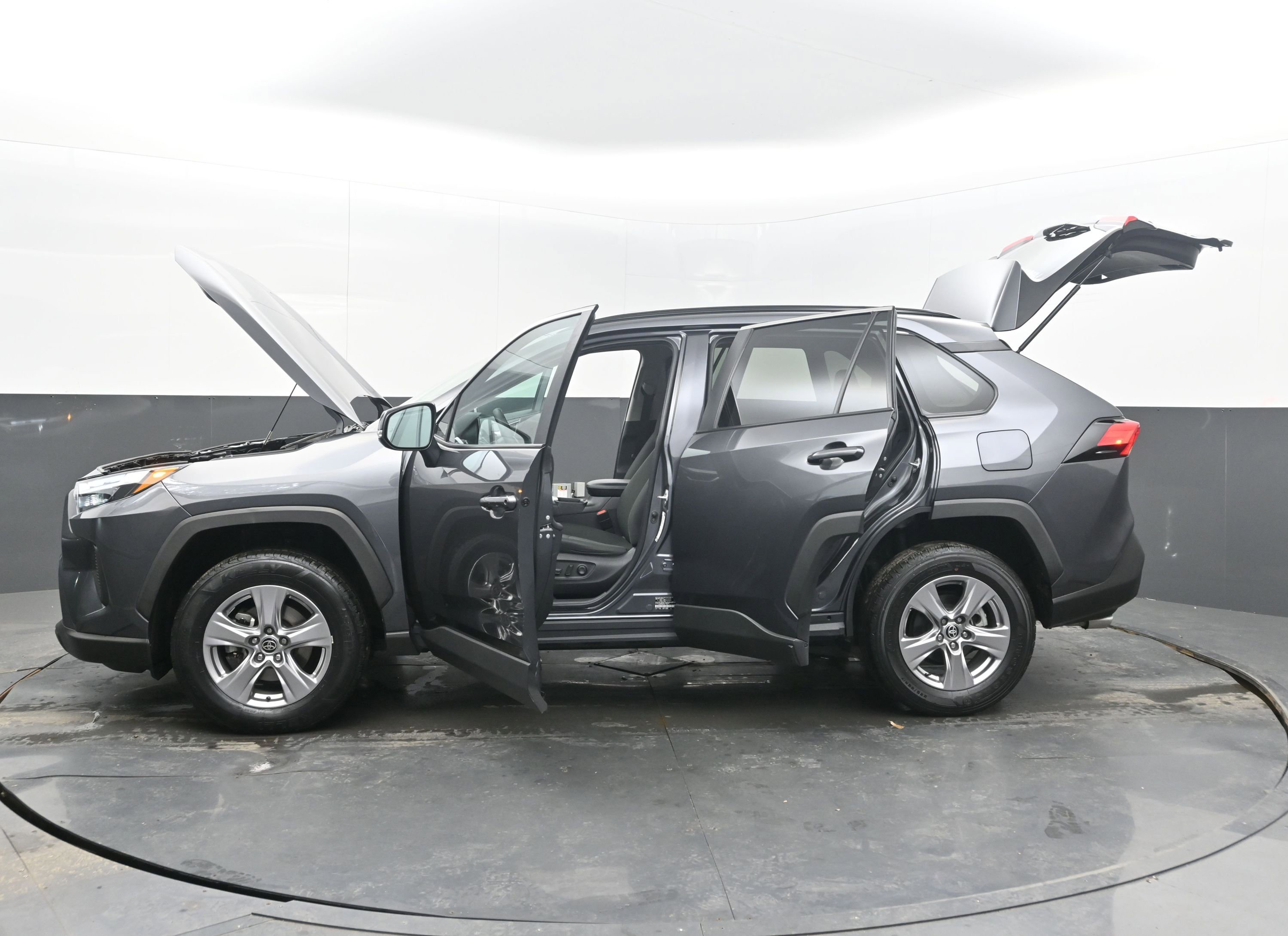 Used 2023 Toyota RAV4 XLE image 44
