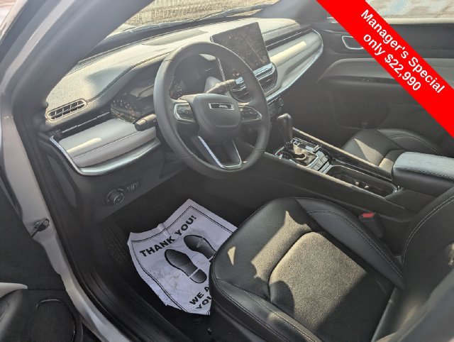 Used 2025 Jeep Compass Limited AWD/4WD image 12