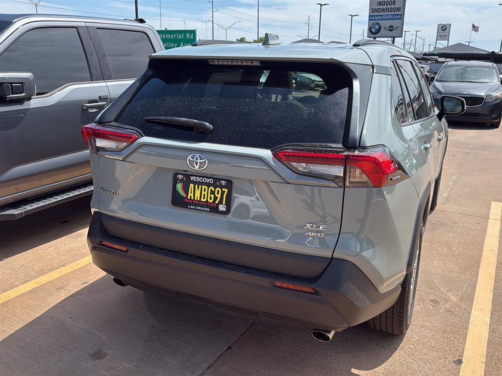 Used 2021 Toyota RAV4 XLE Premium AWD/4WD image 10