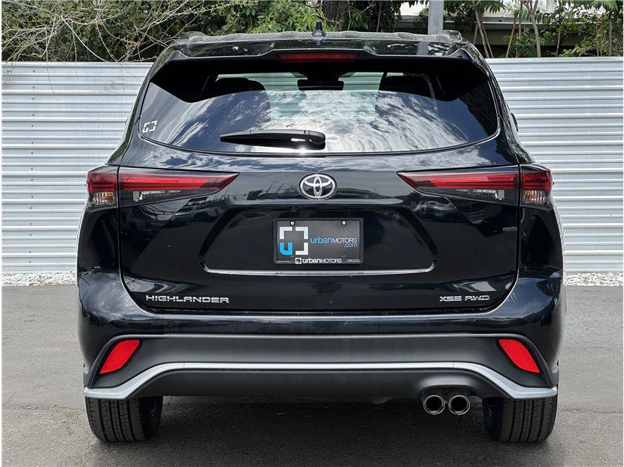 Used 2025 Toyota Highlander XSE AWD/4WD image 11