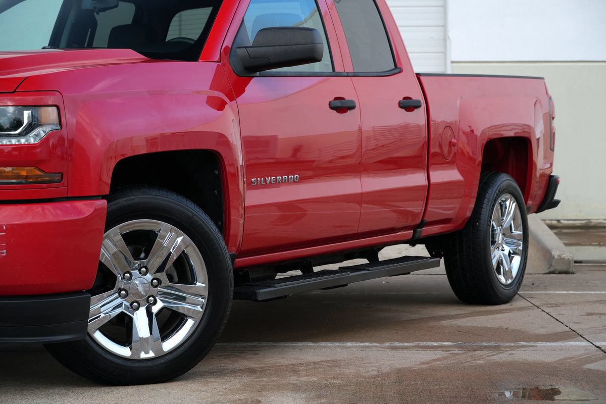 Used 2018 Chevrolet Silverado 1500 Custom w/ Custom Convenience Package RWD image 22
