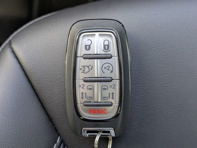 New 2026 Chrysler Pacifica Select FWD image 31