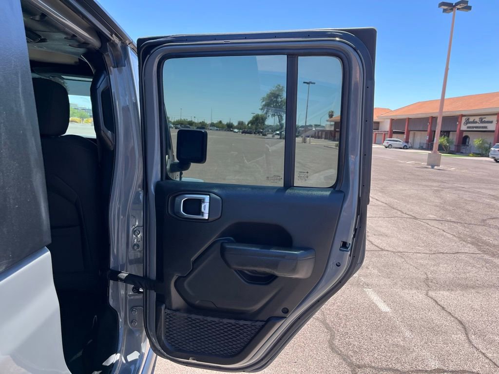Used 2023 Jeep Gladiator Sport image 17