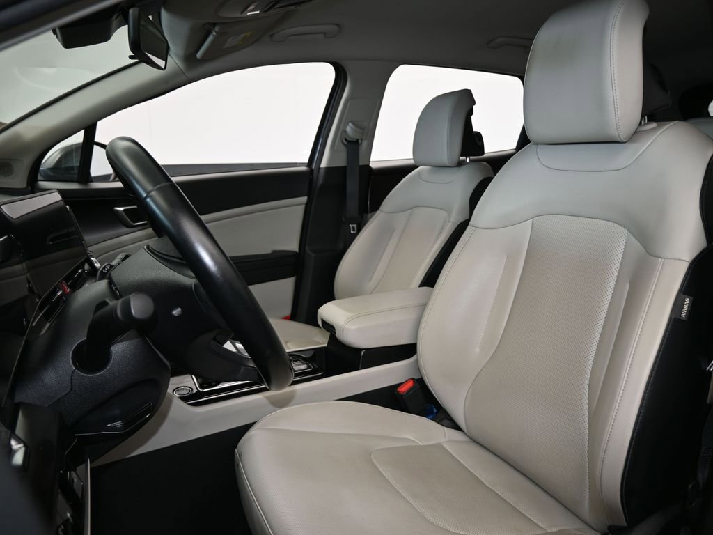 Used 2024 Kia Sportage EX image 10