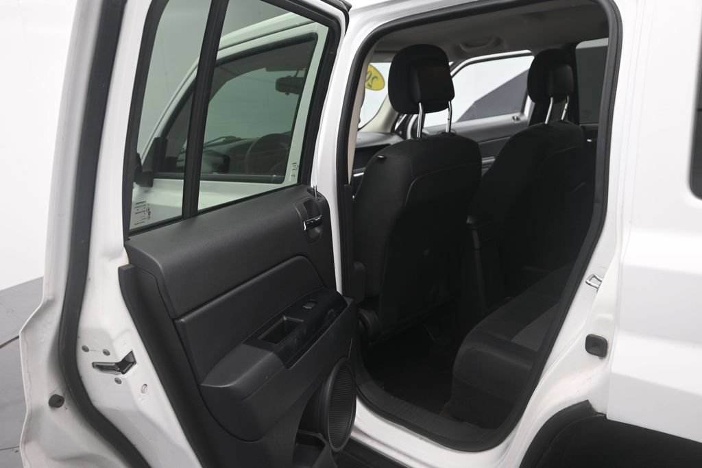 Used 2014 Jeep Patriot Sport w/ Power Value Group AWD/4WD image 13