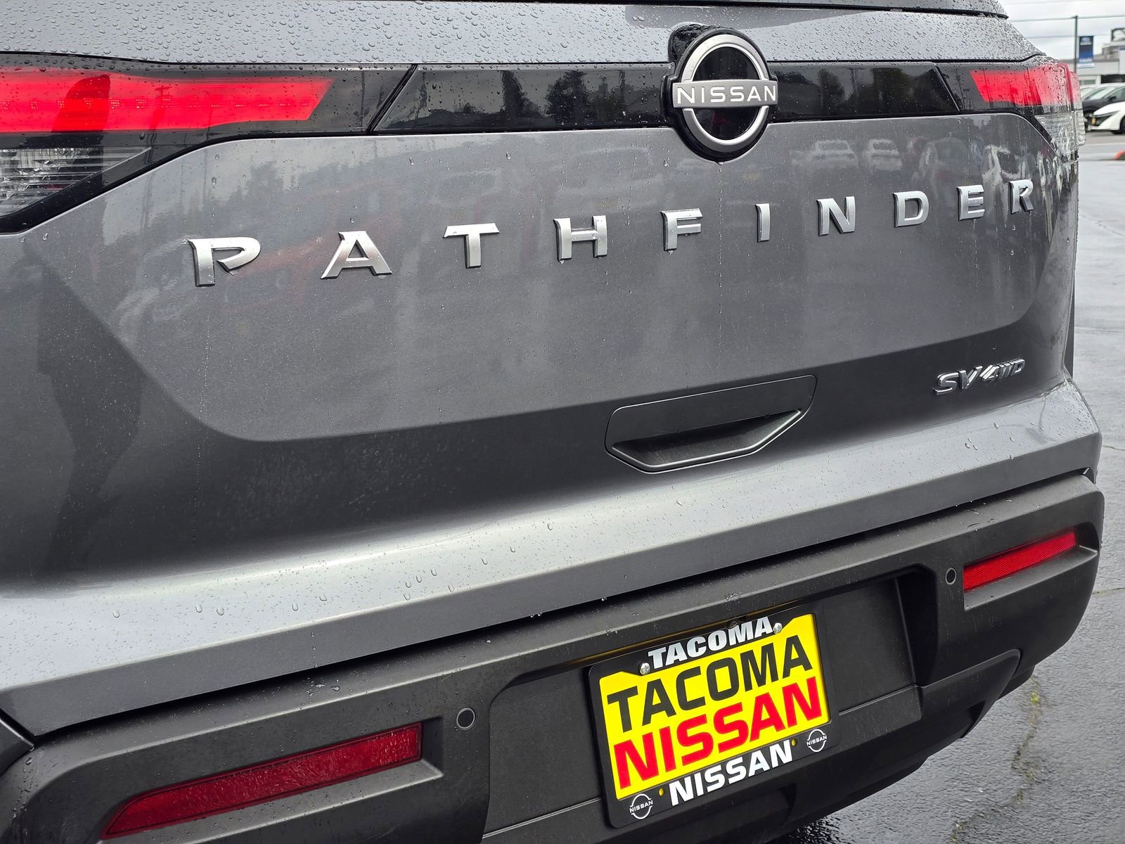 Used 2024 Nissan Pathfinder SV image 32