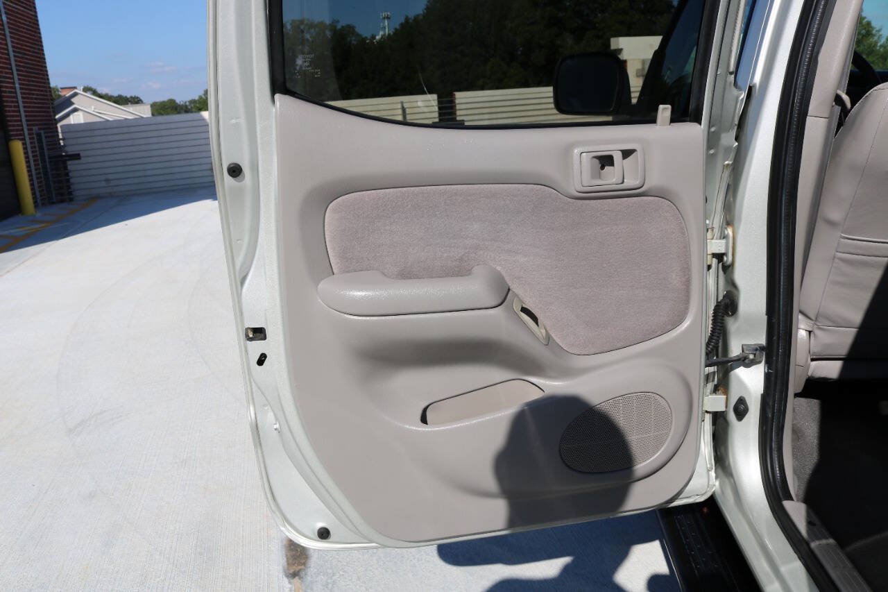 Used 2004 Toyota Tacoma PreRunner RWD image 90