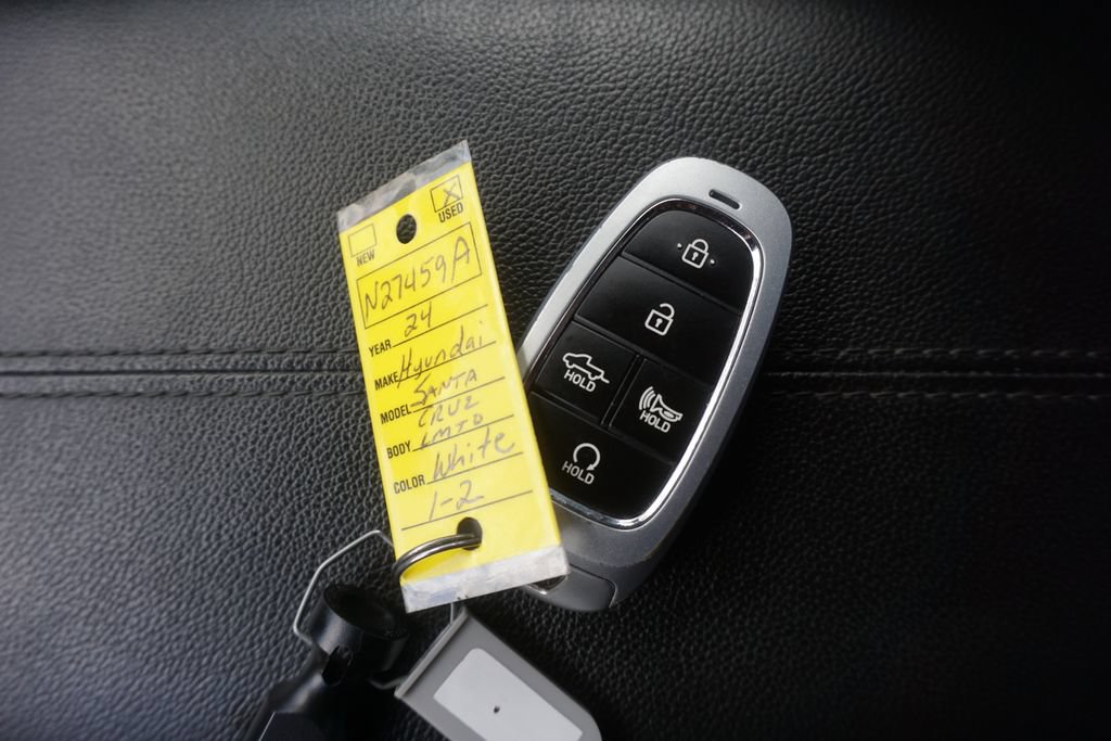 Used 2024 Hyundai Santa Cruz Limited AWD/4WD image 35