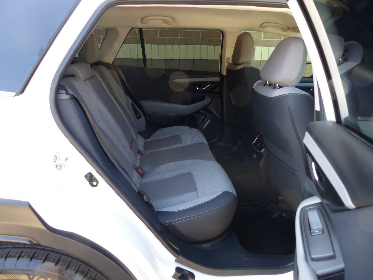 Used 2024 Subaru Outback Premium AWD/4WD image 36