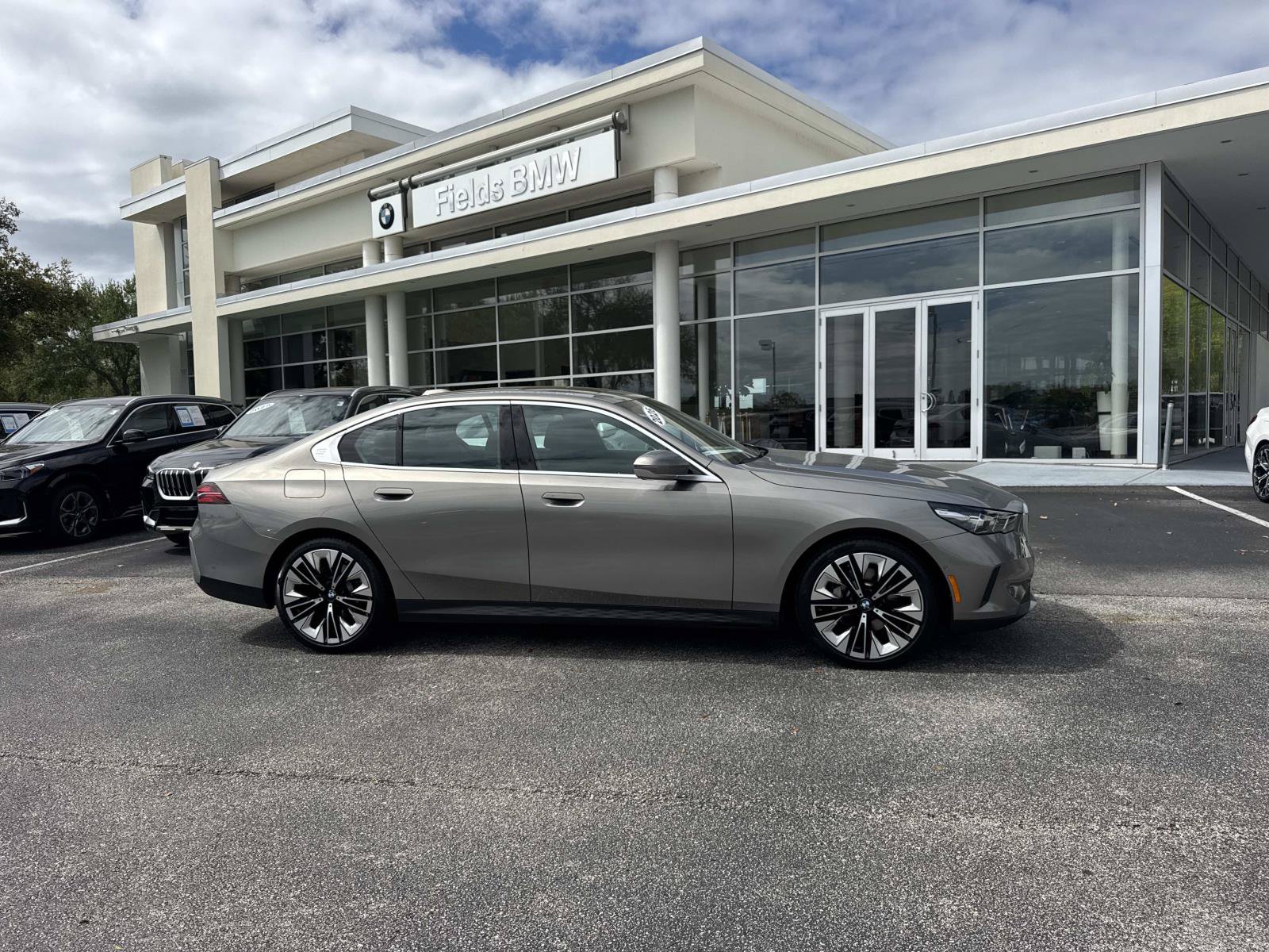 Certified 2026 BMW 530i RWD image 1