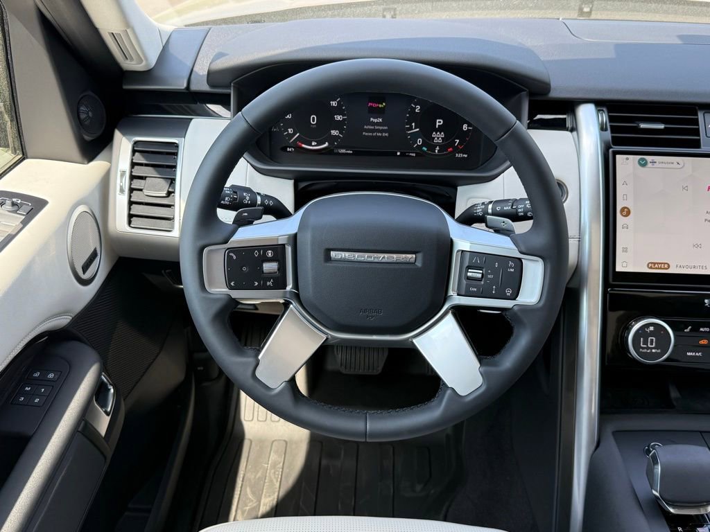 Certified 2025 Land Rover Discovery S image 18