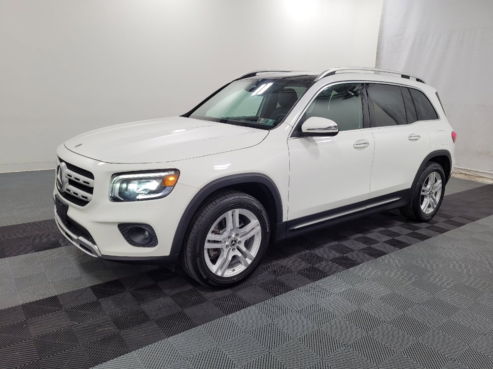 Used 2022 Mercedes-Benz GLB 250 4MATIC w/ Premium Package Lite image 2