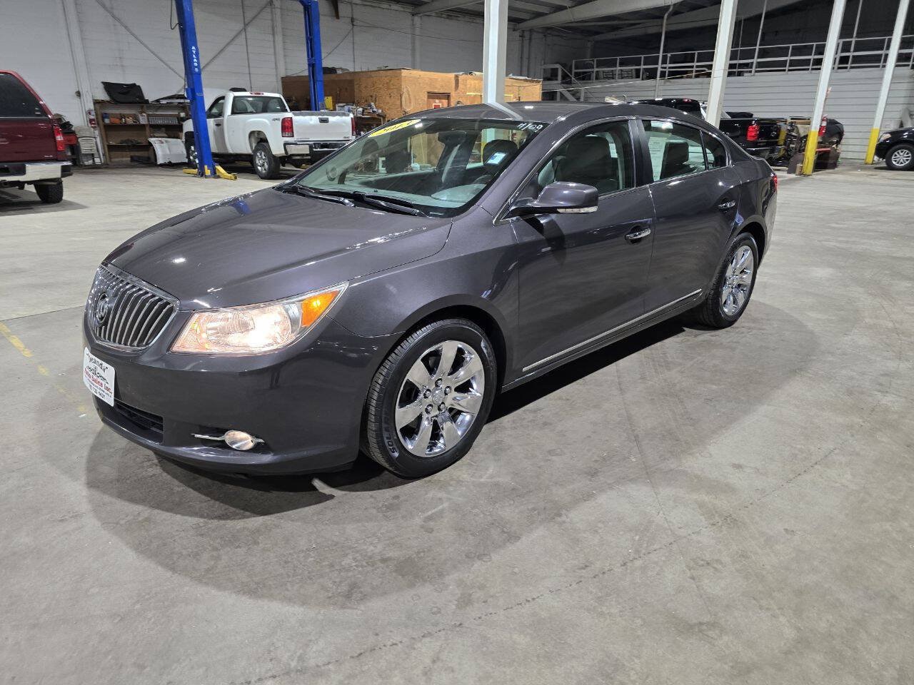 Used 2013 Buick LaCrosse Premium FWD image 2