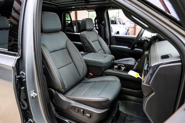 Used 2026 GMC Yukon AT4 w/ AT4 Premium Plus Package AWD/4WD image 65