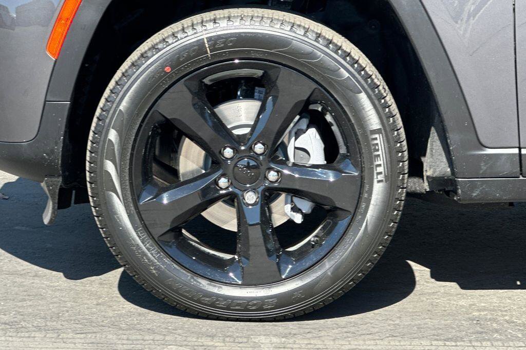 New 2026 Jeep Grand Cherokee Limited image 23