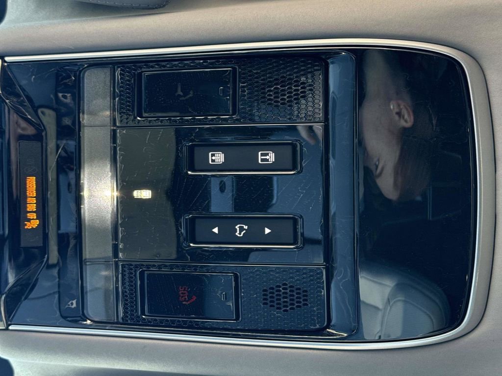 New 2025 Land Rover Range Rover SV image 30