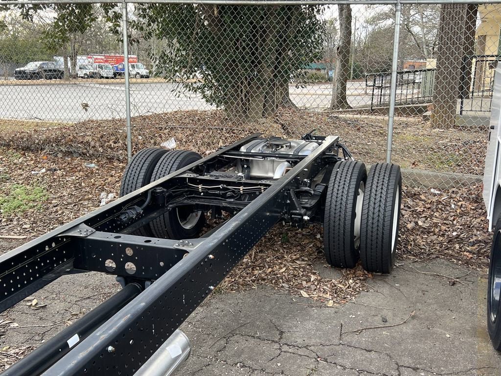 New 2025 Chevrolet Low Cab Forward image 4