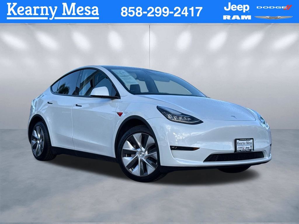 Used 2022 Tesla Model Y Long Range AWD/4WD image 1
