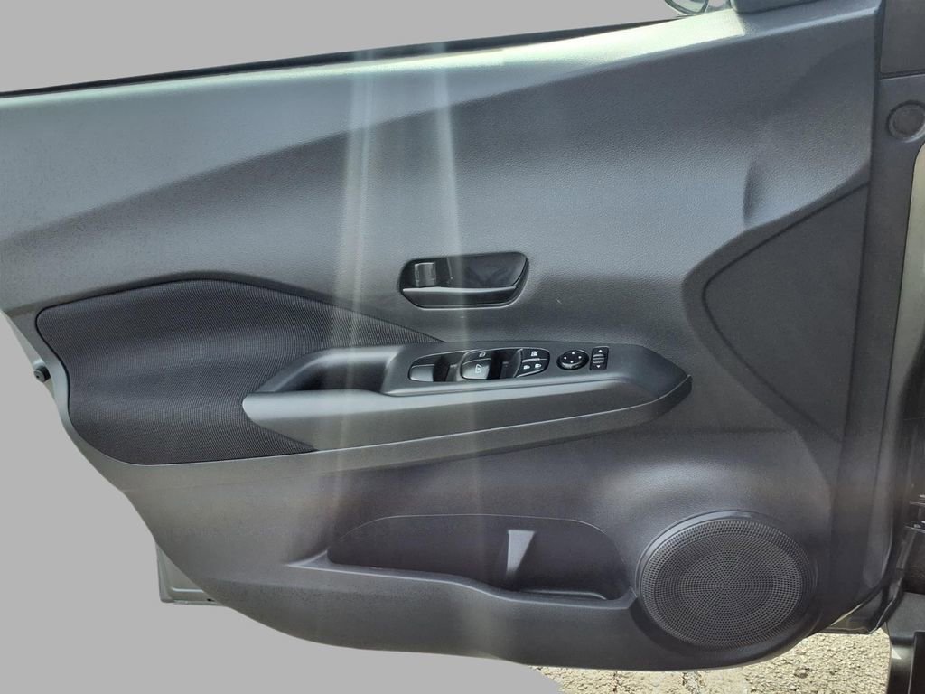 Certified 2025 Nissan Kicks Play S image 15