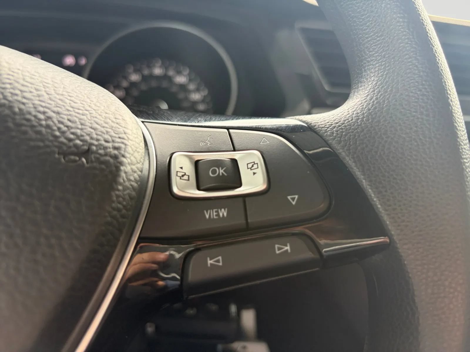 Used 2020 Volkswagen Tiguan S w/ 3rd Row Seat Package AWD/4WD image 30