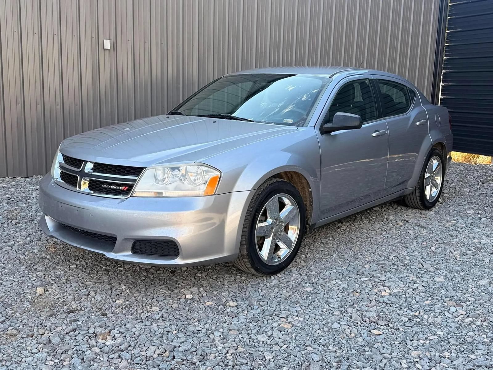 Used 2013 Dodge Avenger SE FWD image 1