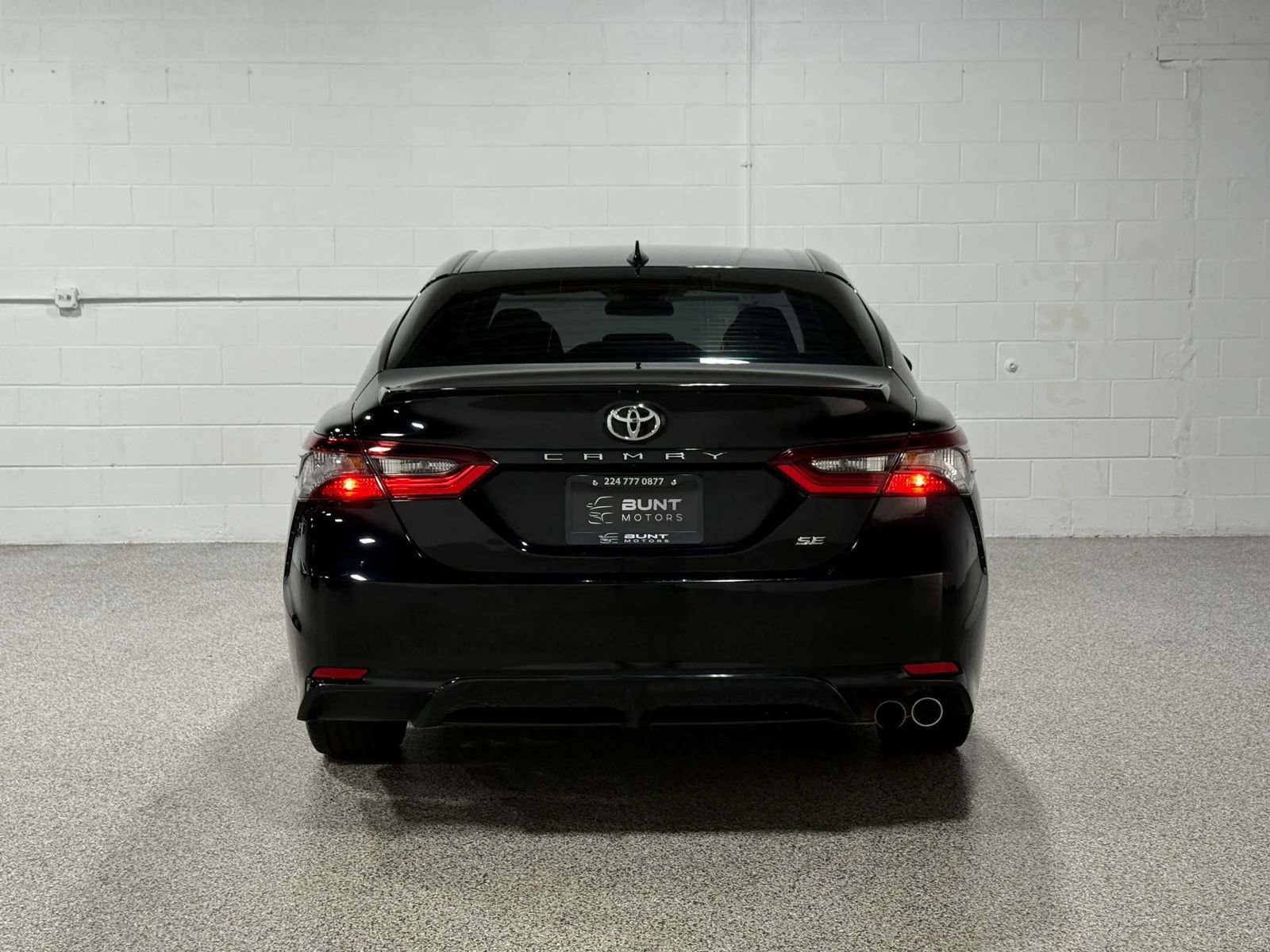 Used 2022 Toyota Camry SE FWD image 7