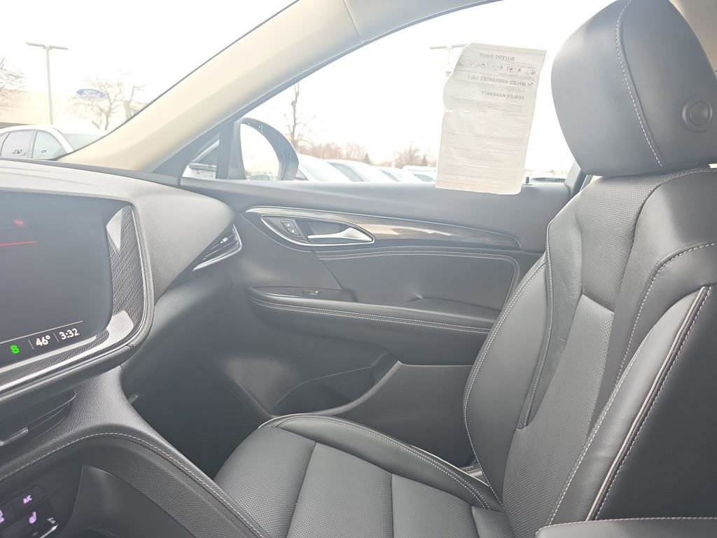 Used 2023 Buick Envision Essence image 32
