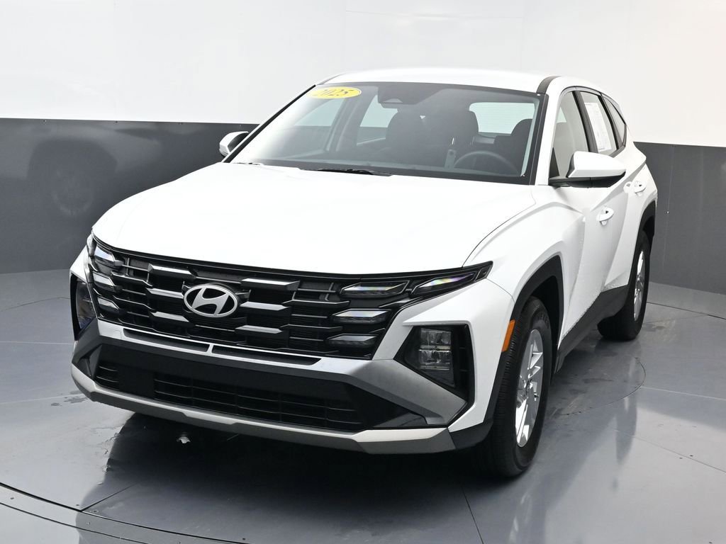 Certified 2025 Hyundai Tucson SE image 8