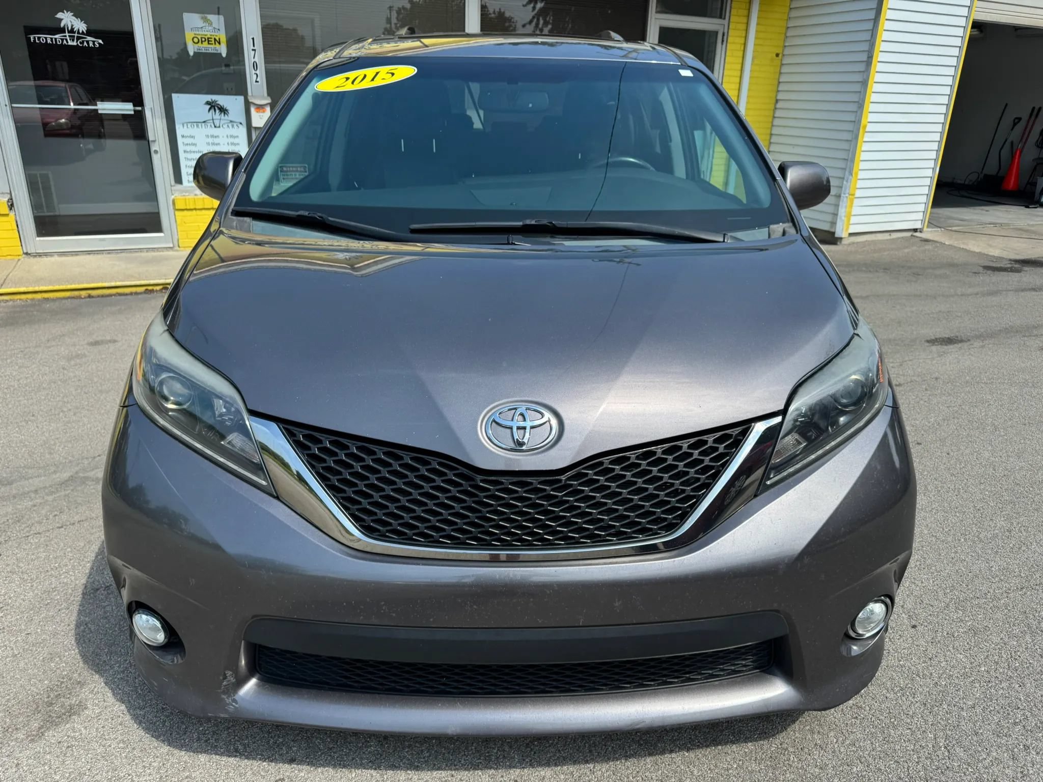 Used 2015 Toyota Sienna SE w/ SE Preferred Package FWD image 13