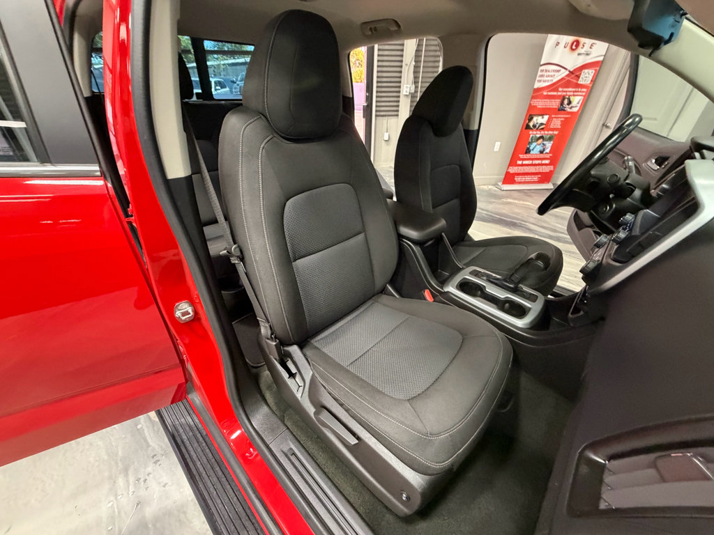 Used 2016 Chevrolet Colorado LT w/ LT Convenience Package RWD image 4