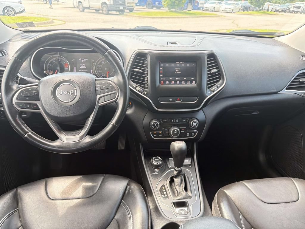 Used 2020 Jeep Cherokee Latitude Plus w/ Cold Weather Group AWD/4WD image 2