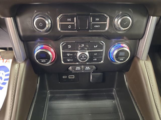 Used 2024 GMC Yukon XL SLE AWD/4WD image 24