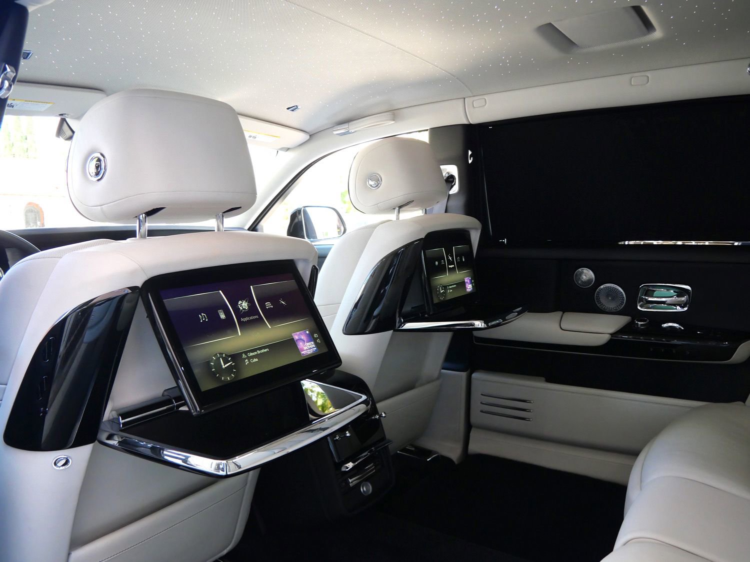Certified 2024 Rolls-Royce Phantom Extended Wheelbase w/ The Phantom Package image 36