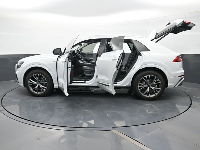 Used 2023 Audi Q8 Premium Plus image 29