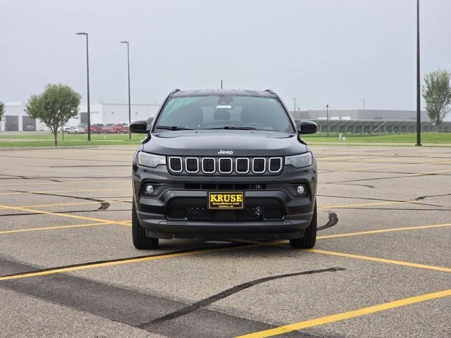 Used 2023 Jeep Compass Latitude w/ Convenience Group image 34