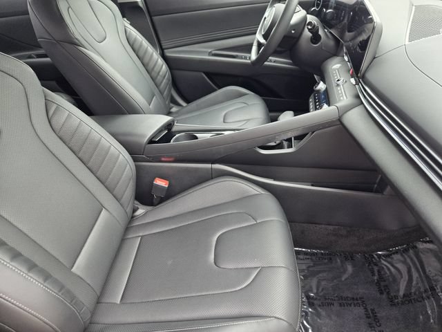 Certified 2026 Hyundai Elantra Limited FWD image 8