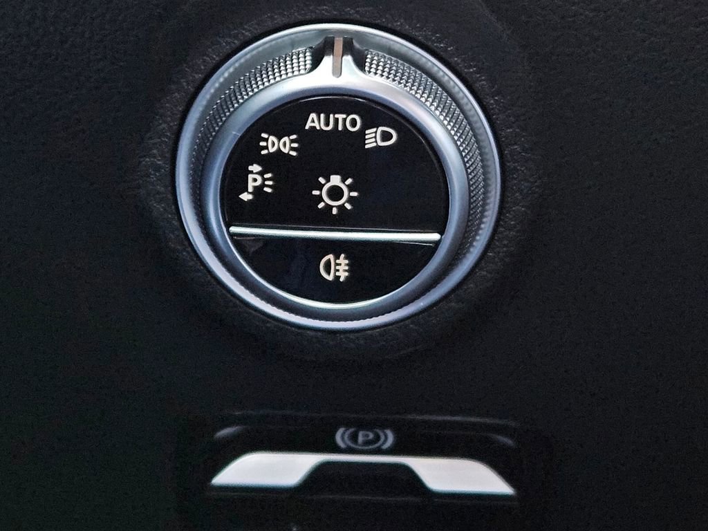 Certified 2022 Mercedes-Benz C 300 4MATIC Sedan image 21