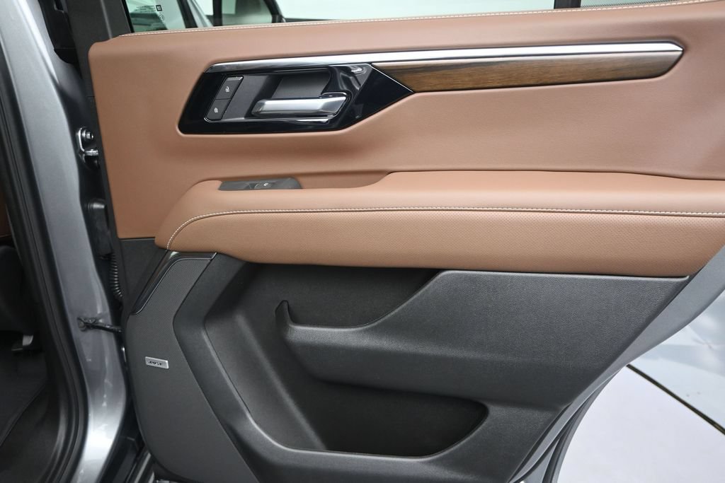 New 2026 Chevrolet Tahoe High Country w/ Sun And Tow Package RWD image 25