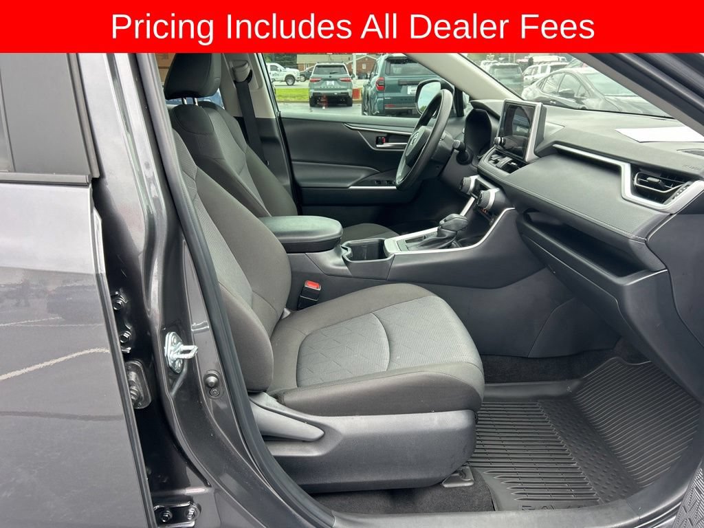 Used 2025 Toyota RAV4 XLE w/ Convenience Package FWD image 22